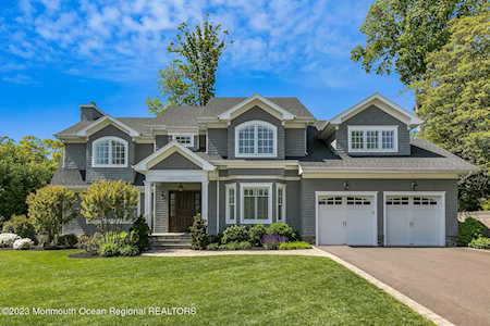35 Laurel Dr Fair Haven, NJ 07704