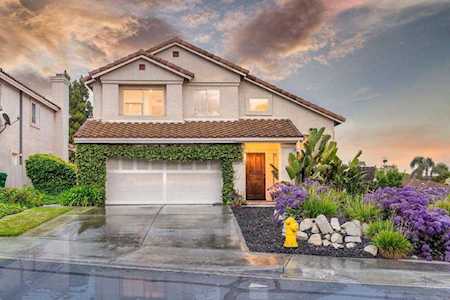 7046 Zubaron Ln Carlsbad, CA 92009
