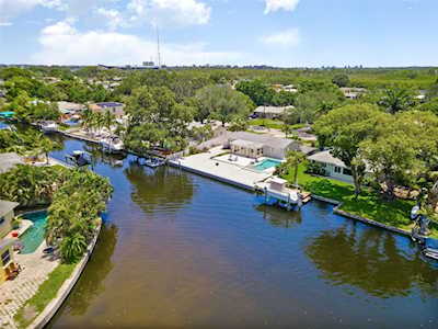 9294 Treasure Ln NE St. Petersburg, FL 33702