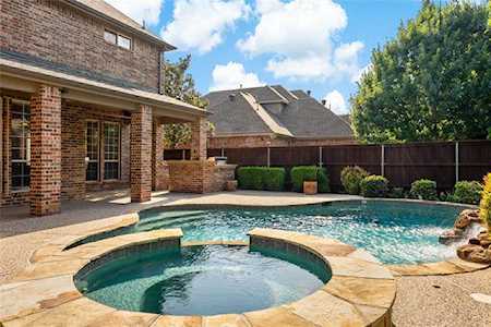 8104 Oakcrest Drive McKinney, TX 75072