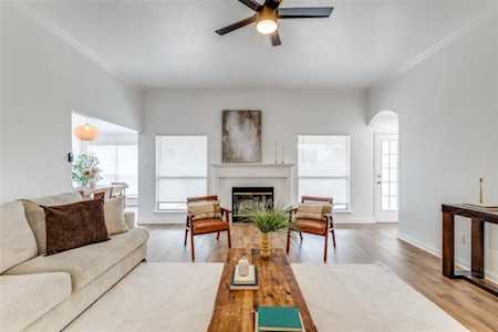 8917 Sun View Drive White Settlement, TX 76108