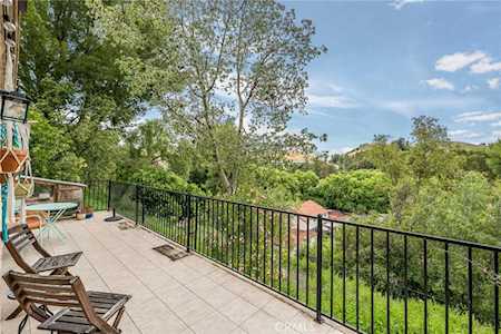 4108 Yankee Dr Agoura Hills, CA 91301