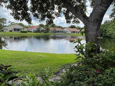 104 Harbor Lake Circle Greenacres, FL 33413