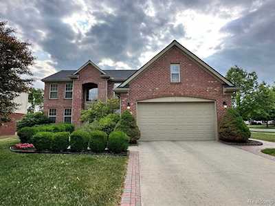 24509 Amanda Ln Novi, MI 48375