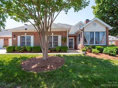 8542 Highland Glen Dr Charlotte, NC 28269