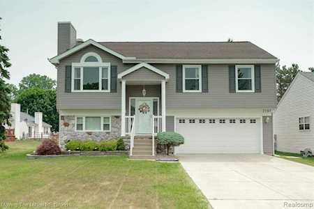 2181 W Miller Circle Westland, MI 48186