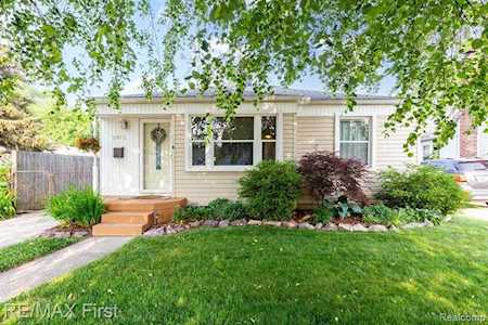 1971 Martin Rd Ferndale, MI 48220