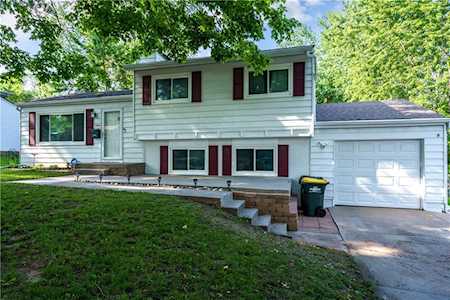 1904 NE 64th St Gladstone, MO 64118