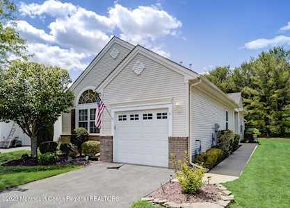 11 Gabriella Circle Manchester, NJ 08759