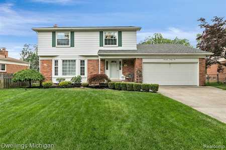 1795 Lexington St Plymouth, MI 48170