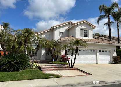 29 Del Padre Lake Forest, CA 92610