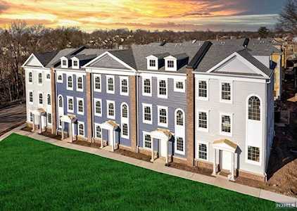 39 Parkside Lane Teaneck, NJ 07666
