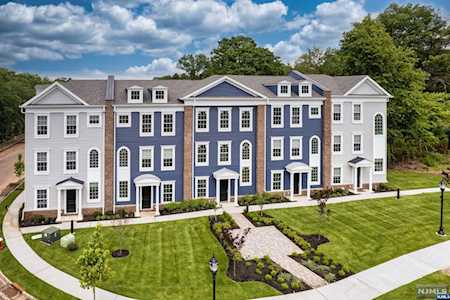 43 Parkside Lane Teaneck, NJ 07666