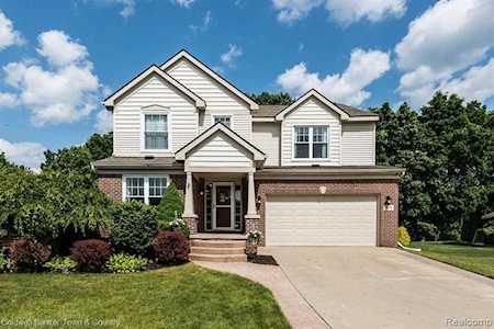 1674 Four Seasons Dr Hartland Twp, MI 48843