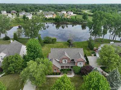 2343 Lake Ridge Dr Grand Blanc Twp, MI 48439