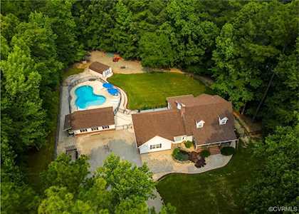 4387 Three Bridge Rd Powhatan, VA 23139