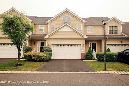 2 Livingston Ct Eatontown, NJ 07724