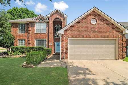 2207 Denham Drive Arlington, TX 76001