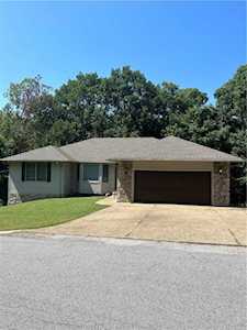 208 Redbud Ln Gravette, AR 72736