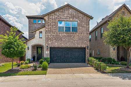 3928 N Brookridge Court Bedford, TX 76021