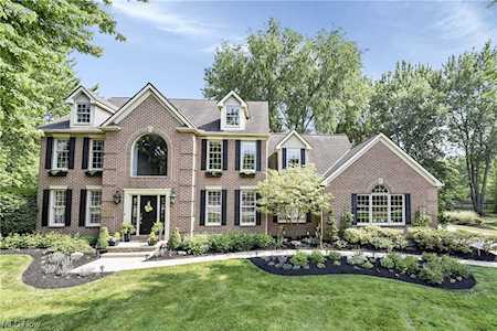 2656 Broadmore Ln Westlake, OH 44145