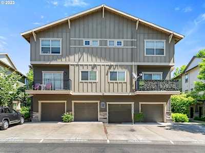 726 NE Adwick DR Beaverton, OR 97003