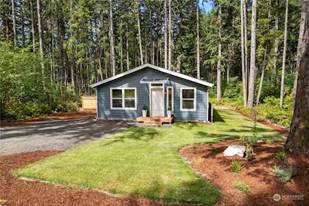 11002 118th Avenue Ct Anderson Island, WA 98303