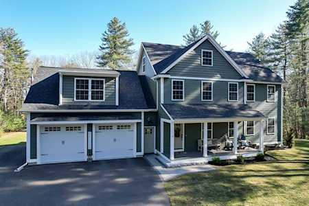 11 Stone Fence Dr Derry, NH 03038