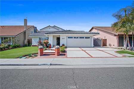 10417 La Sombra Ave Fountain Valley, CA 92708