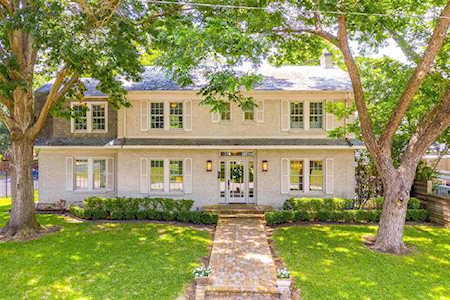 701 Sycamore Street Waxahachie, TX 75165