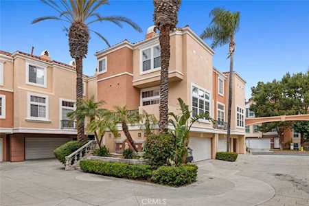 16 Venezia Aisle Irvine, CA 92606