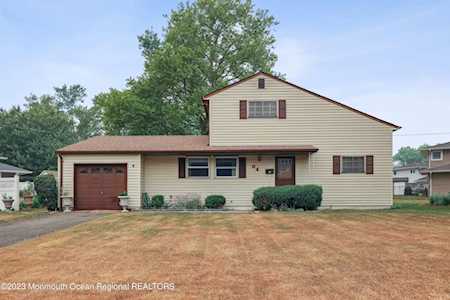 84 Wynnewood Ct Freehold, NJ 07728