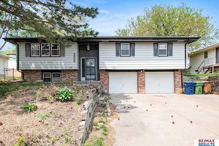 2806 Sandra St Bellevue, NE 68147