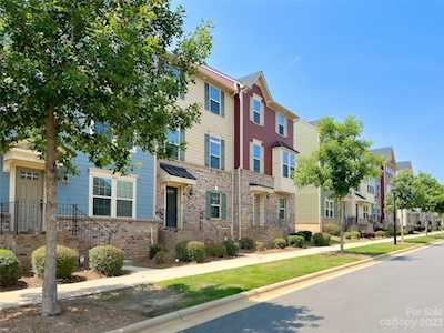 2042 Sage Park Dr Charlotte, NC 28217
