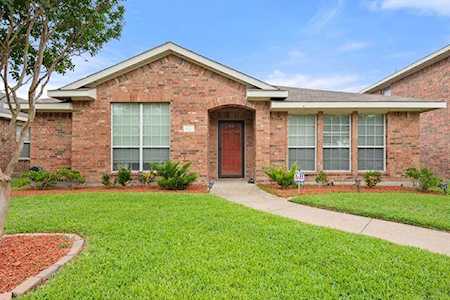 621 Horseshoe Court DeSoto, TX 75115