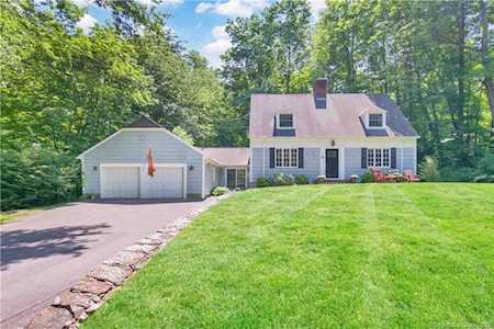 21 10 Acre Ln West Hartford, CT 06107