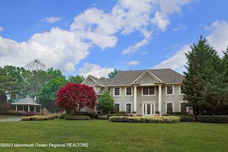 19 Birch Ln Colts Neck, NJ 07722