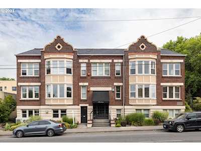 1529 SE Hawthorne BLVD #1 Portland, OR 97214
