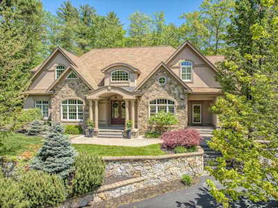61 Riddle Dr Bedford, NH 03110