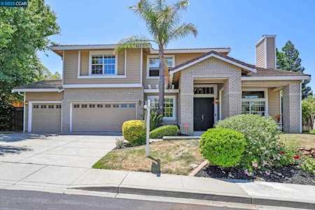 102 Forest Hill Dr Clayton, CA 94517
