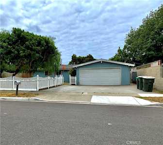 873 Towne St Costa Mesa, CA 92627