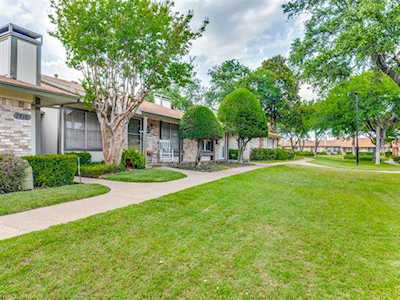1910 Cobblestone Lane Garland, TX 75042