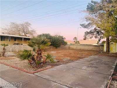 3666 Lost Hills Dr Las Vegas, NV 89122