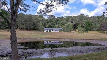189 Murphy Rd Berkeley Springs, WV 25411