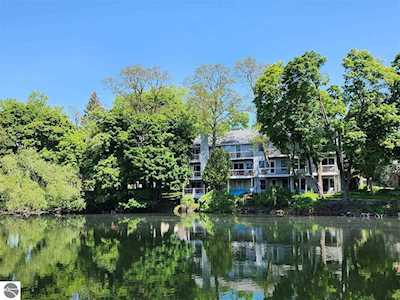 222 Washington Street Traverse City, MI 49684
