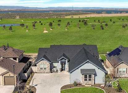 12141 S Hunters Point Dr Nampa, ID 83686