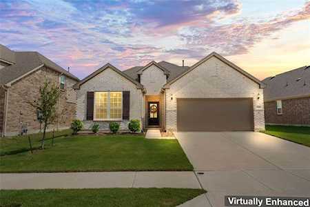 824 Crest Breeze Drive Fort Worth, TX 76052
