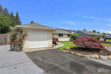 8023 213th St SW Edmonds, WA 98026