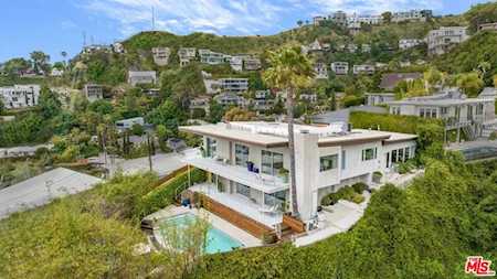8555 Hollywood Blvd Los Angeles, CA 90069