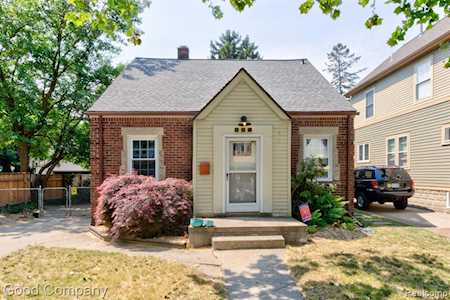 421 W Hazelhurst St Ferndale, MI 48220